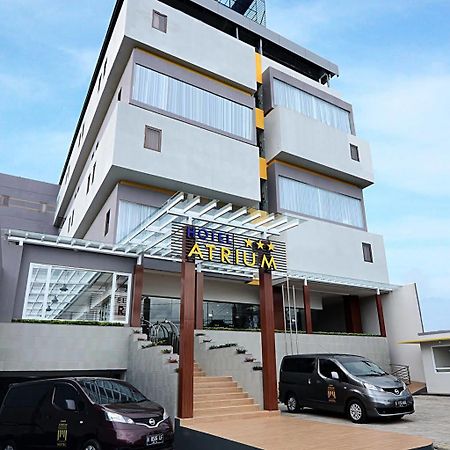 Atrium Premiere Cilacap Luaran gambar