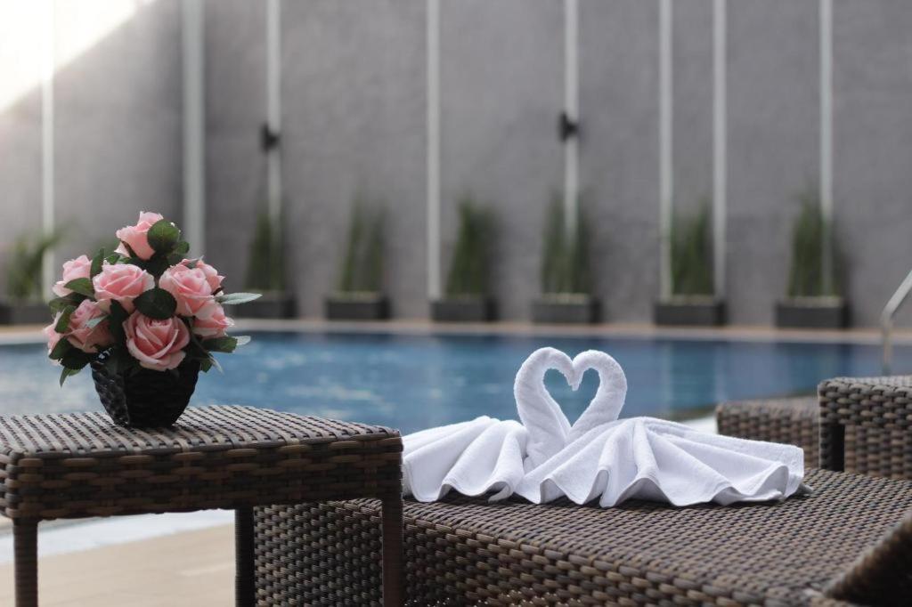 Atrium Premiere Cilacap Luaran gambar