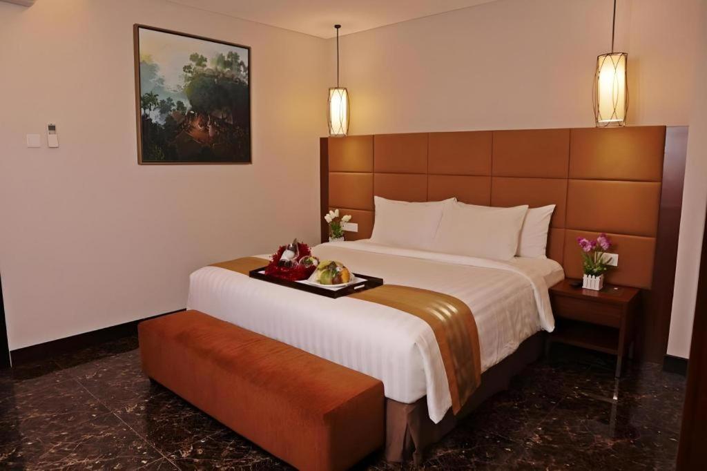 Atrium Premiere Cilacap Luaran gambar